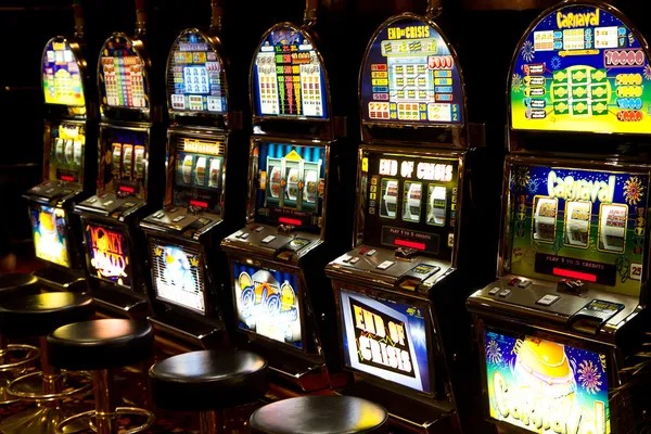fulltoto asli platform showing sportsbook, live casino, and slots interface
